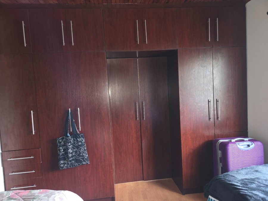 5 Bedroom Property for Sale in Erica Township Western Cape